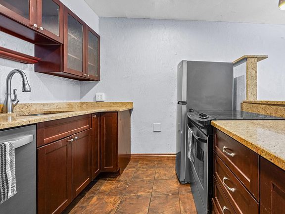 4th image of 1050 N Corona St #216