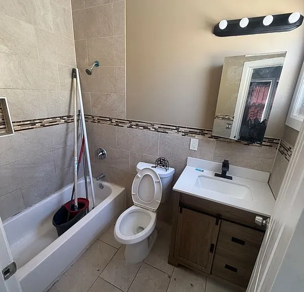 131 Huntington Ter #1 — Photo 11