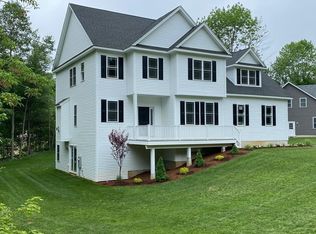 1 Meadow View Ln, Sturbridge, MA 01566