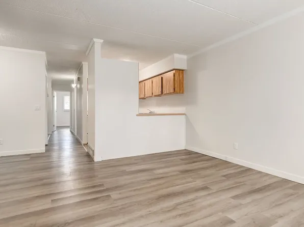 739 Bracewood Dr SW #1111, Calgary, AB T2W 3M3