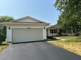 1525 Sycamore Ln, Aurora, IL 60504