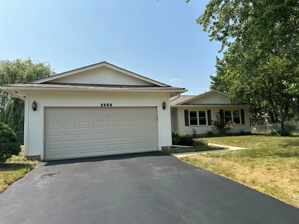 1525 Sycamore Ln, Aurora, IL 60504