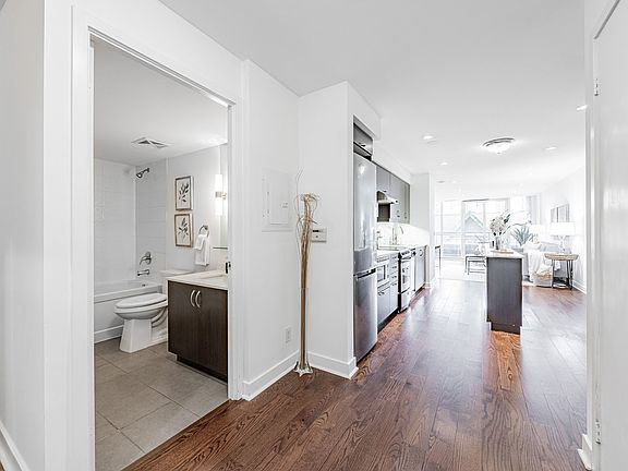 4th image of 320 Richmond St E #407