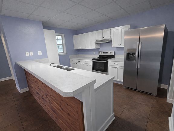 3rd image of 138 Roadrunner Ln