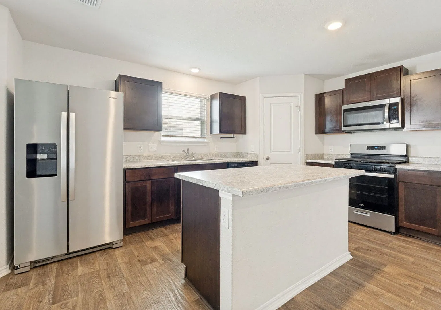Beautiful 3 BR/2.5 bath home in Valley Ranch! — Photo 4