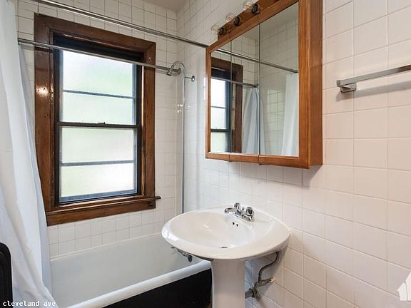 2nd image of 2258 N Cleveland Ave #1614