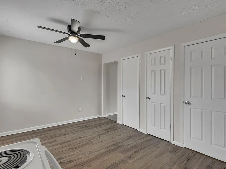 429 Barnett Rd — Photo 10