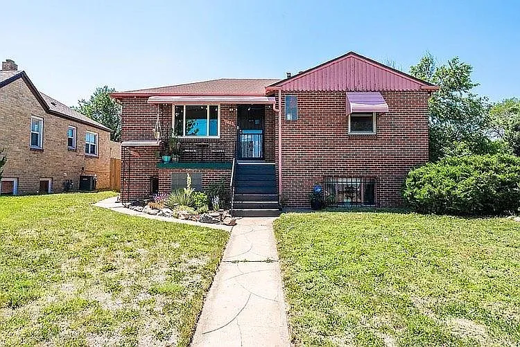 3431 N Harrison St — Photo 1