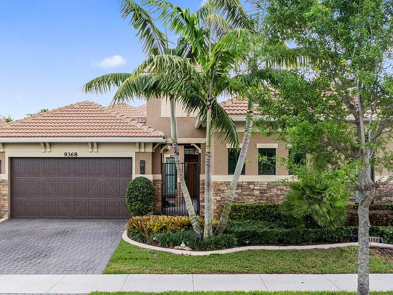 9368 Cantal Cir E — Photo 8