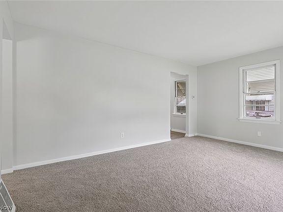3rd image of 1237 Easton Dr