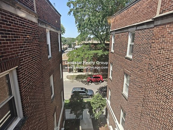 4th image of 3743 W Argyle St APT 3