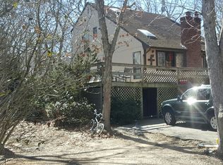 25 Hollyoak Ave, East Hampton, NY 11937
