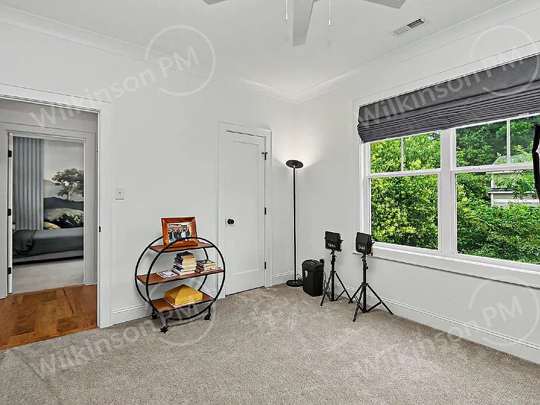 221 Gardner Ave — Photo 36