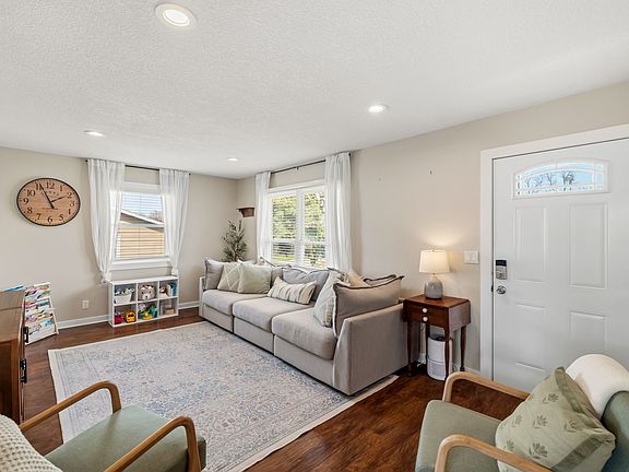 5th image of 525 S 5th St