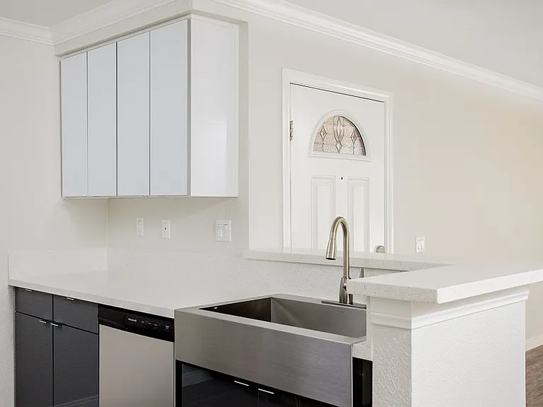 Crestwood Apartment Homes — Photo 19