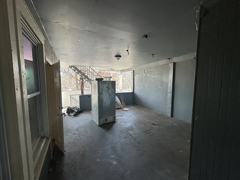 84 Front St #2 — Photo 15