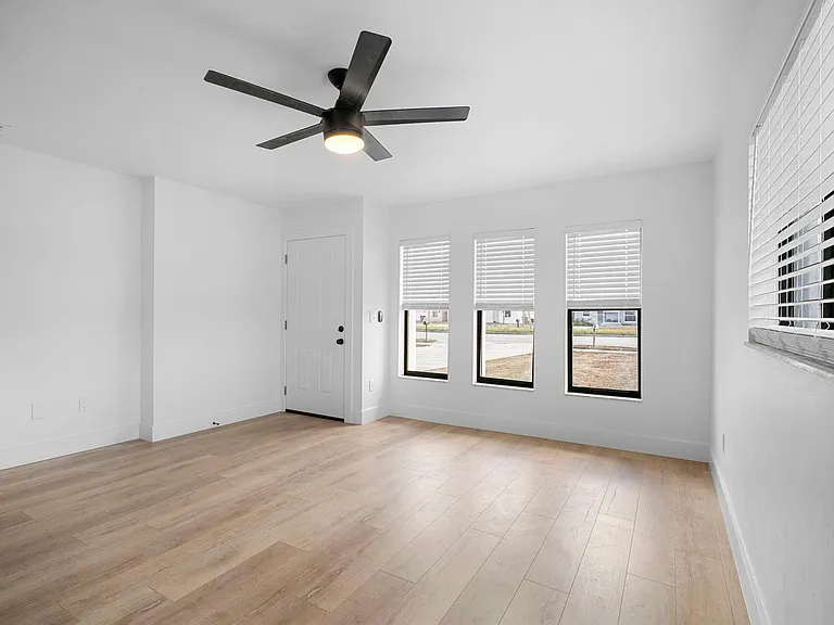 617 Hancock Bridge Pkwy — Photo 4