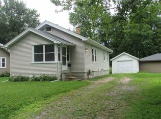 1023 Evergreen Ave, Waterloo, IA 50701