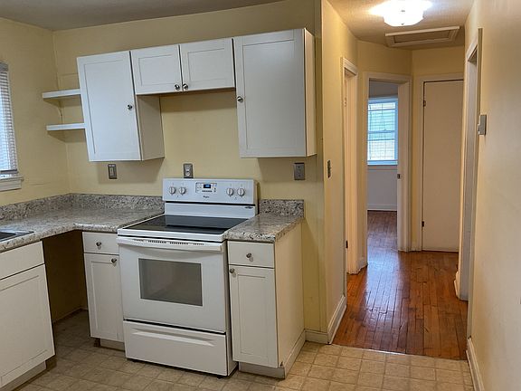 5th image of 860 Jefferson St