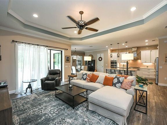5th image of 8264 Larkspur Cir