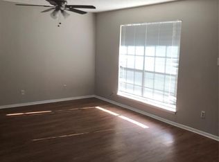 233 Vista Way, Benbrook, TX 76126