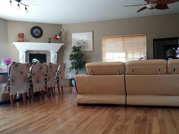 3rd image of 27820 Alpen Dr