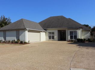 226 Lighthouse Ln, Brandon, MS 39047