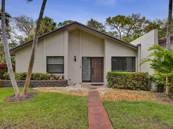 3817 Arelia Drive S, Delray Beach, FL 33445