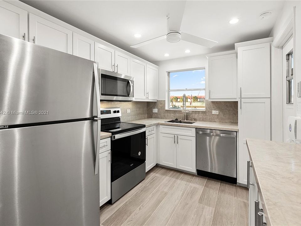 1st image of 808 SE 7th St APT 203