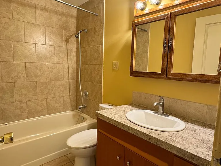 702 S 20th Ave — Photo 16
