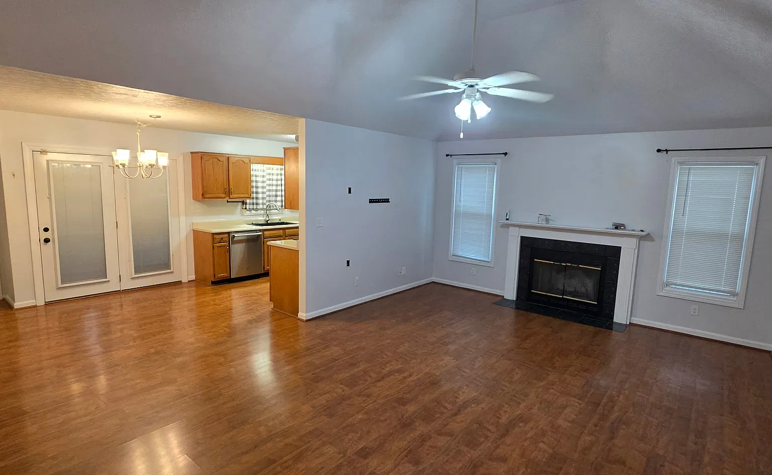 3 bed, 1400 sqft, $1,900 — Photo 3