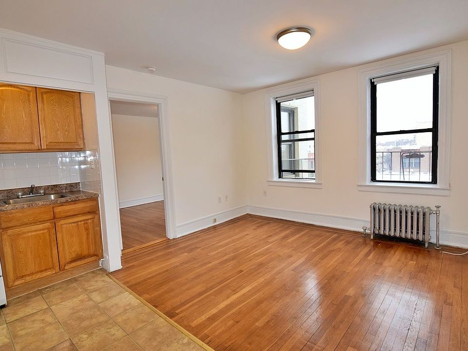 1st image of 32-15 35th St #E33