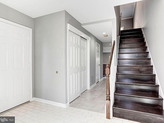 5th image of 2953 Oakborough Sq