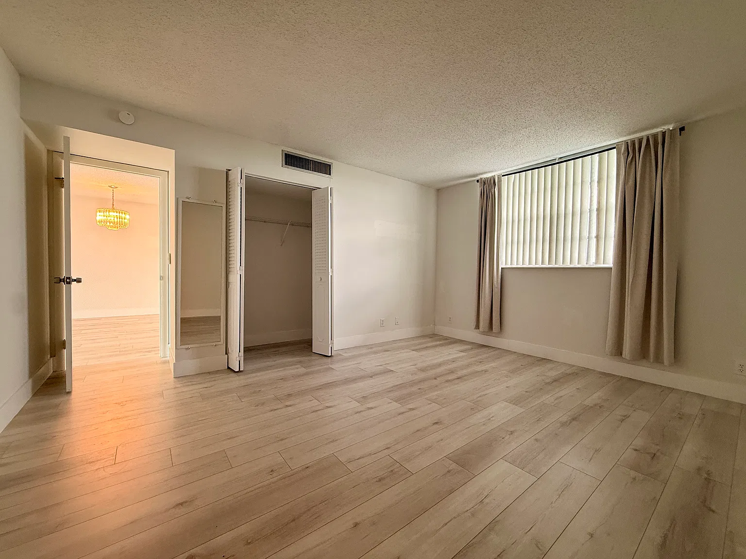 2 bed, 1050 sqft, $2,150 — Photo 2