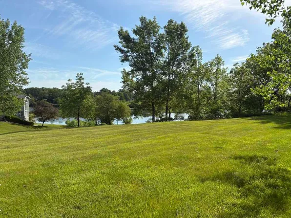 1201 Bayshore Dr, Antioch, IL 60002