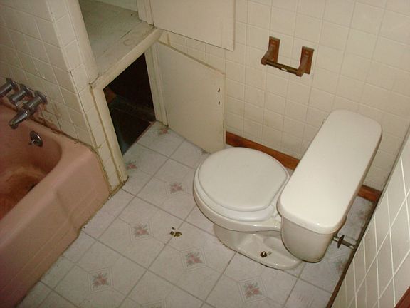4th image of 2611 White Oak Ave