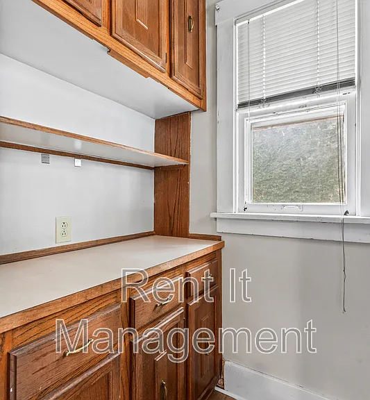 2315 N 61st St — Photo 10