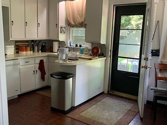 5th image of 2259 Bellfield Ave