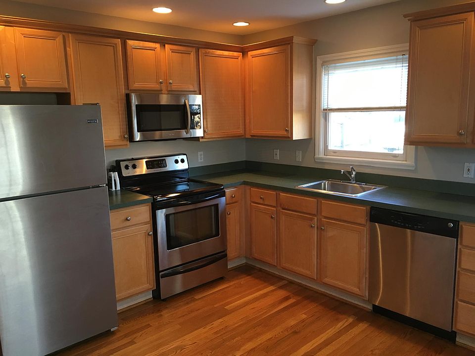Updated Kitchen w/ Stainless Steel Appliances including dish