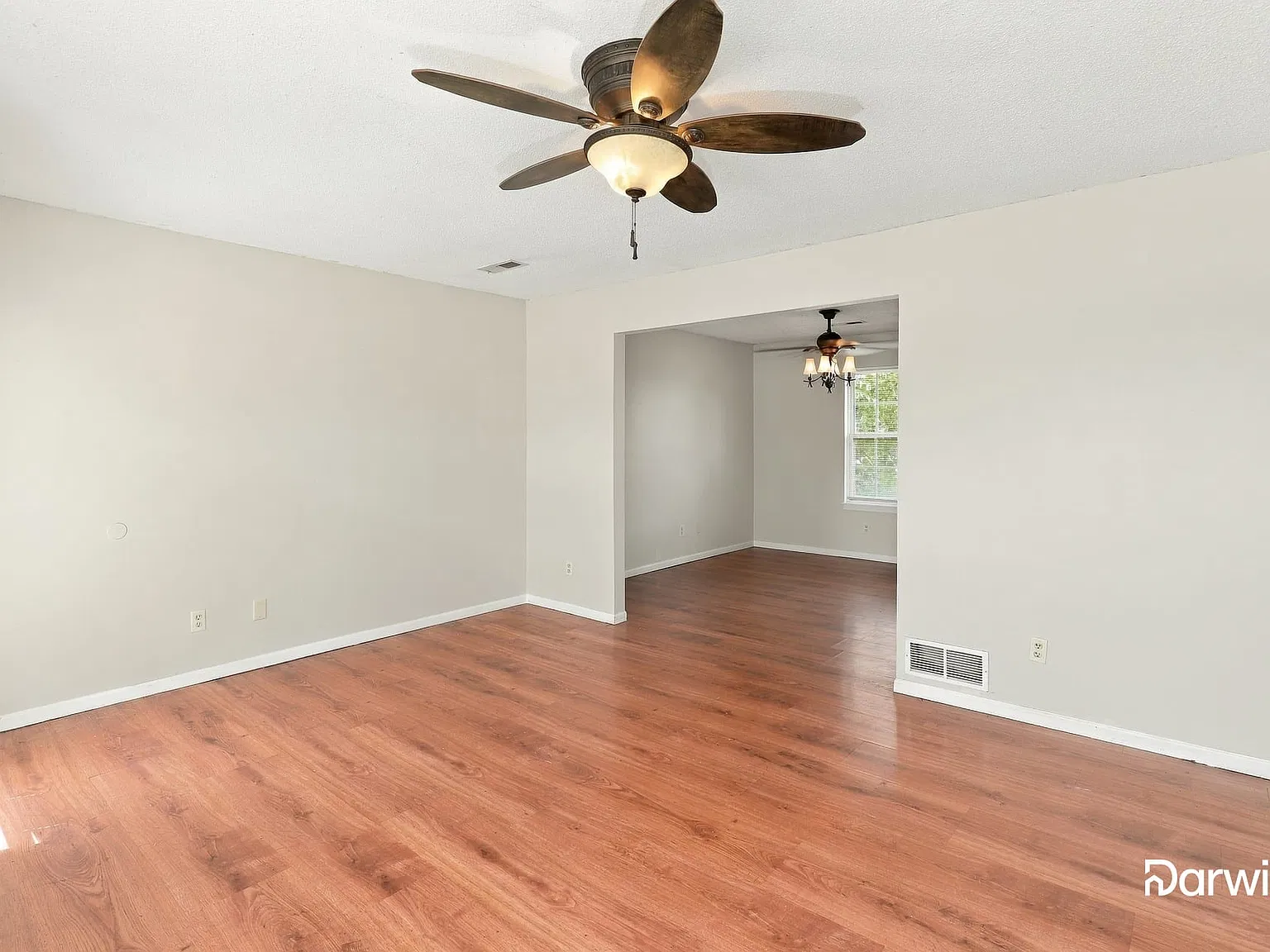 3 bed, 1.0 bath, 1097 sqft, $1,460 — Photo 4