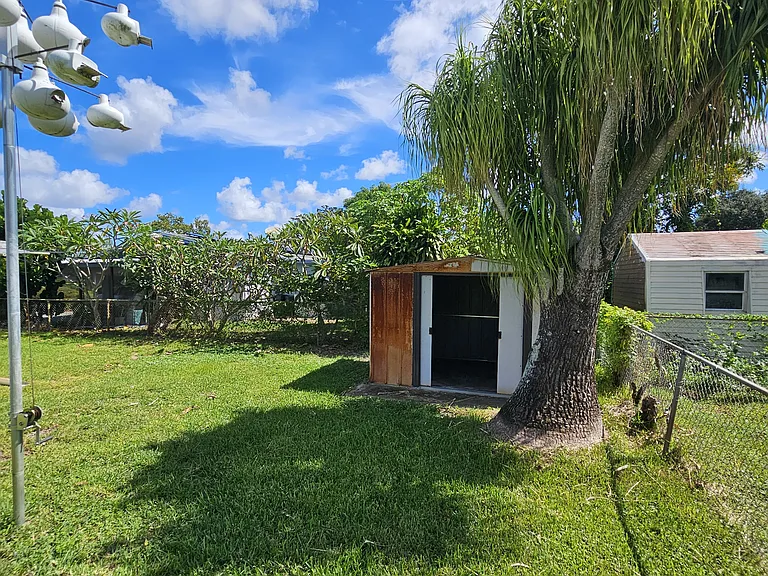991 Barclay Dr — Photo 25