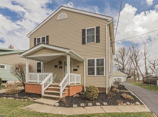 1419 Gordon Rd, Lyndhurst, OH 44124