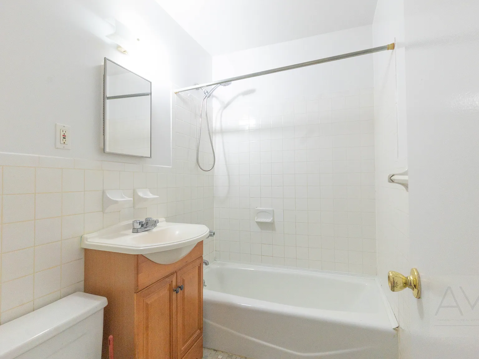 573 84th Street — Photo 4