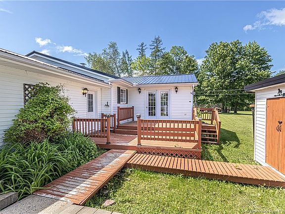 3rd image of 26 Susan Dr