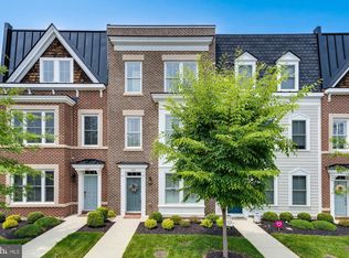 105 Locust St SW, Vienna, VA 22180