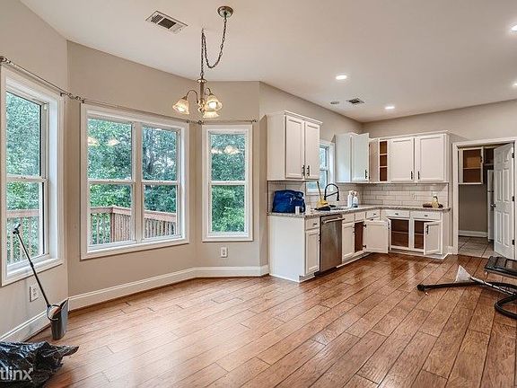 4th image of 9020 Amberly Way