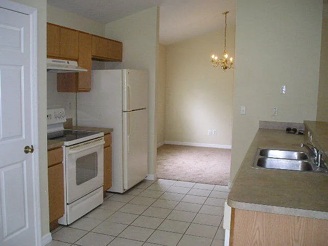 19 Pilgrim Dr — Photo 5