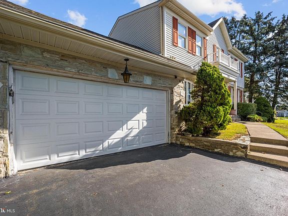 4th image of 725 Pecan Dr