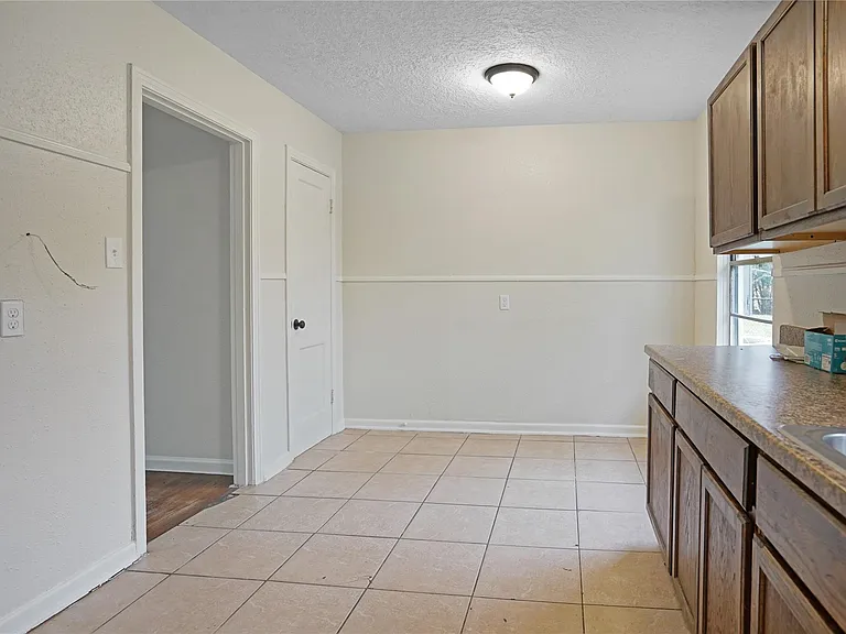 5946 Beldart St — Photo 7