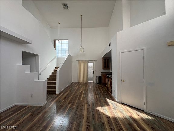 3rd image of 4211 Dobson Dr